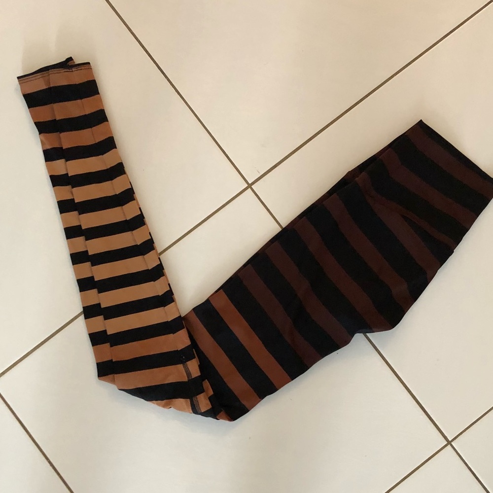 K. Deer yoga pant size medium